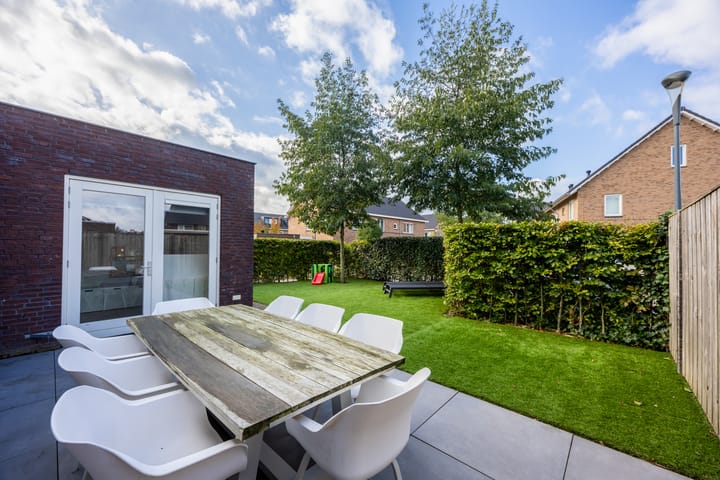 Foto 45 van Karel Glastra van Loonstraat 25