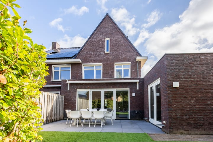 Foto 47 van Karel Glastra van Loonstraat 25