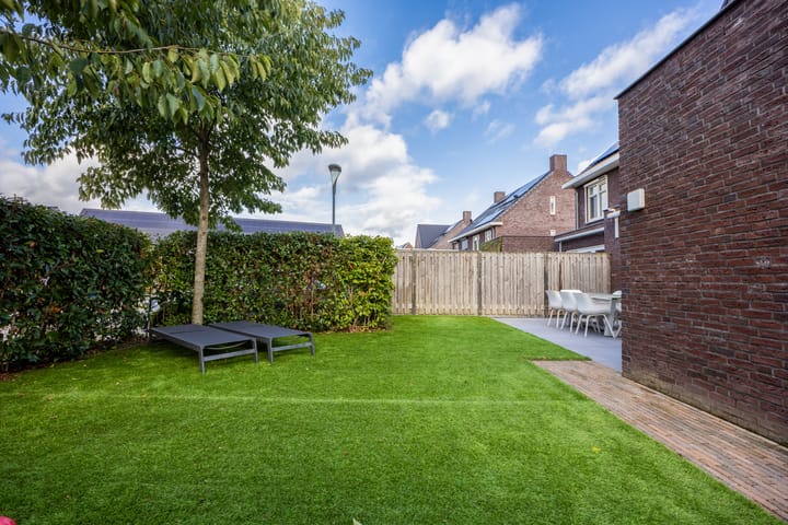 Foto 48 van Karel Glastra van Loonstraat 25