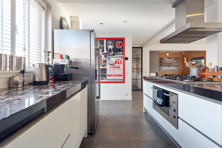 Photo 12 of Van Hogendorpstraat 47