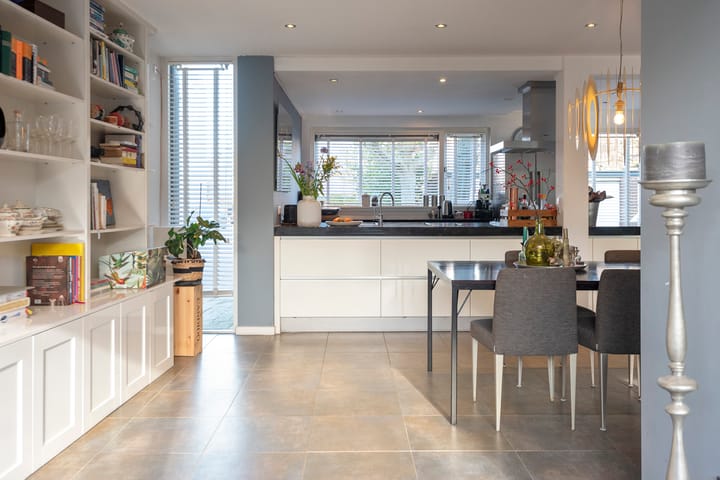 Photo 16 of Van Hogendorpstraat 47