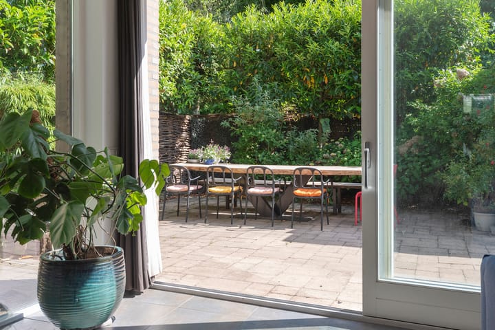 Photo 26 of Van Hogendorpstraat 47