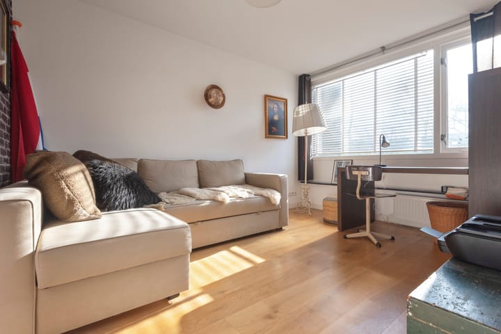 Photo 43 of Van Hogendorpstraat 47