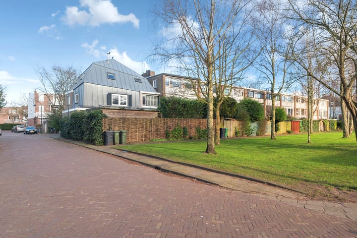 Photo 60 of Van Hogendorpstraat 47