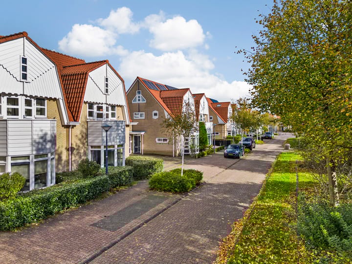 Photo 36 of Matissehof 100