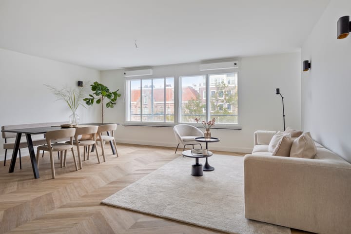 Photo 4 of Valkenburgerstraat 211