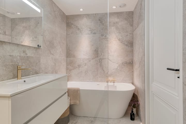 Photo 15 of Valkenburgerstraat 211