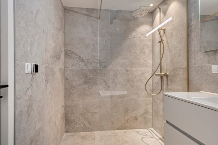 Photo 16 of Valkenburgerstraat 211