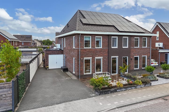 Photo 32 of Raatakker 1