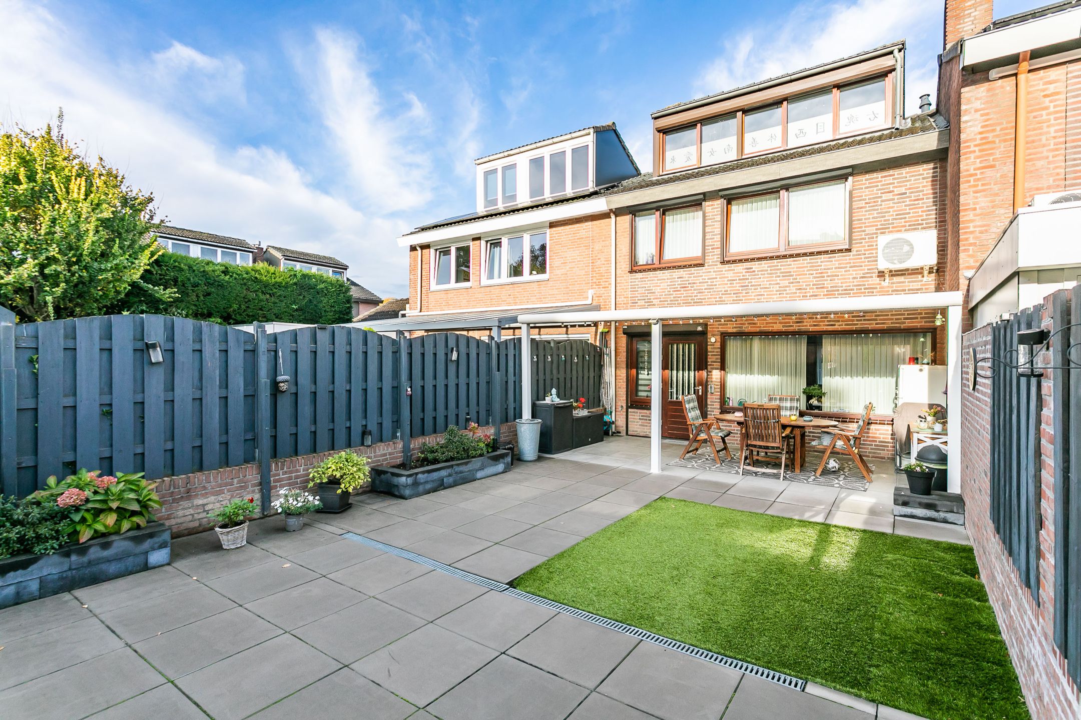 Photo 3 of Klingbemden 133