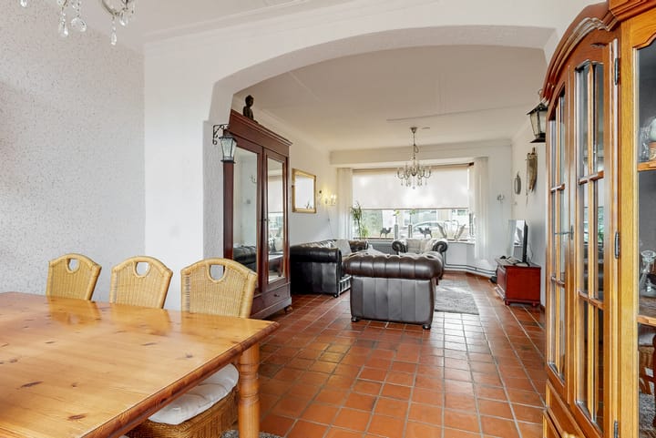 Photo 2 of Julianastraat 8