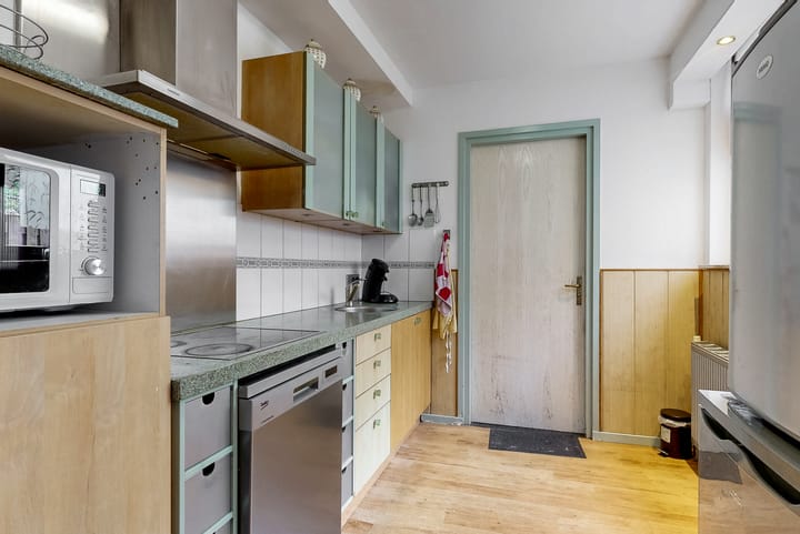 Photo 10 of Julianastraat 8