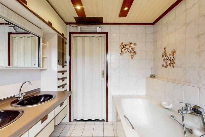 Photo 20 of Julianastraat 8