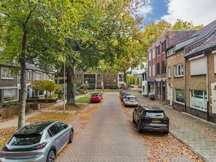 Photo 30 of Julianastraat 8