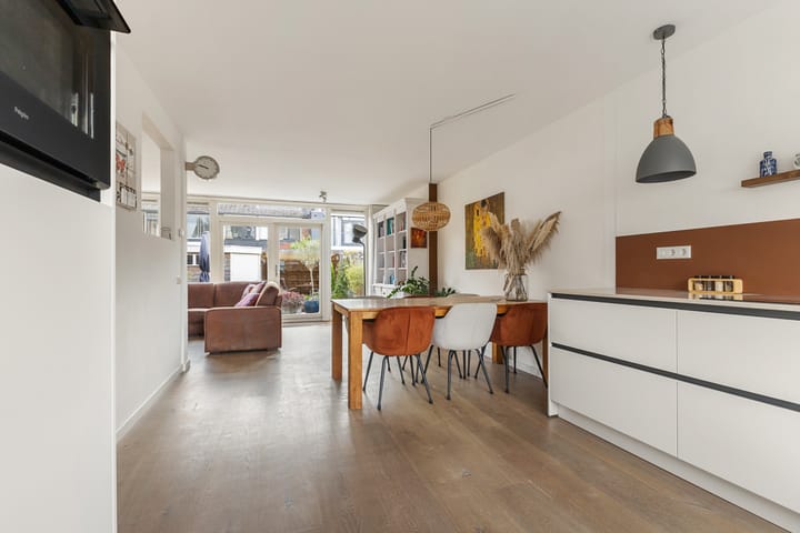 Photo 3 of Van Koetsveldstraat 12