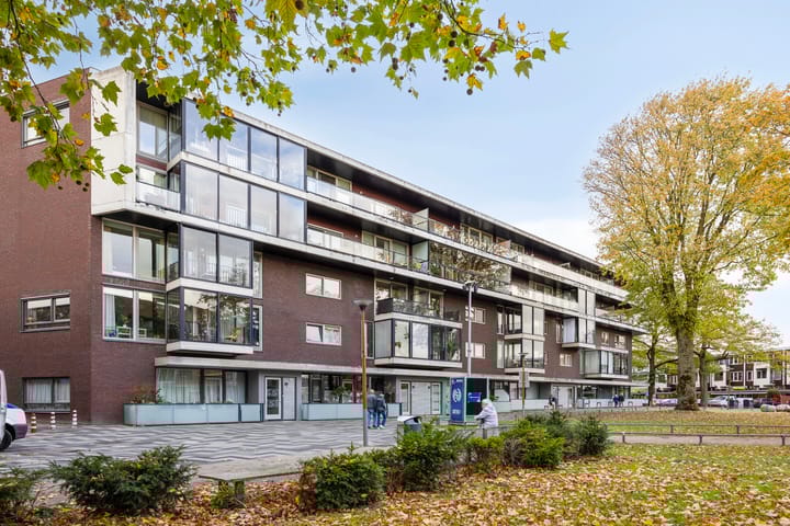 Foto 1 van Banier 57