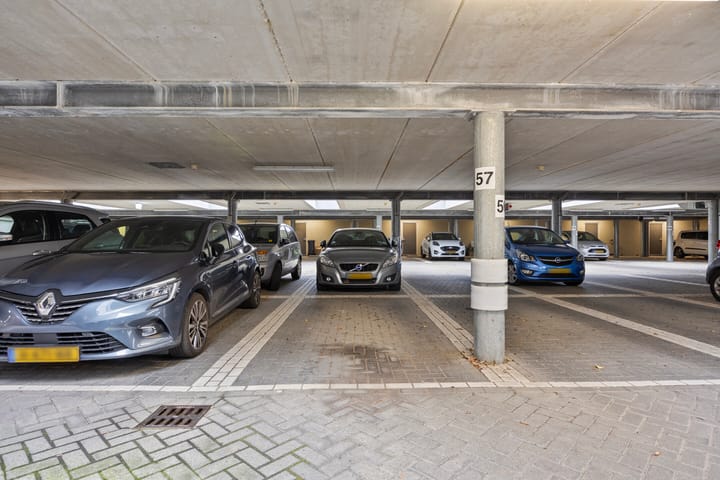 Foto 30 van Banier 57