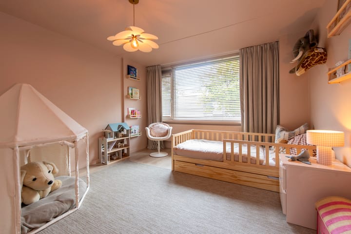 Photo 4 of Schout Crillaertstraat 7