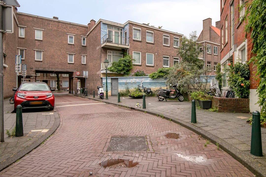 Photo 32 of Heemraadstraat 8
