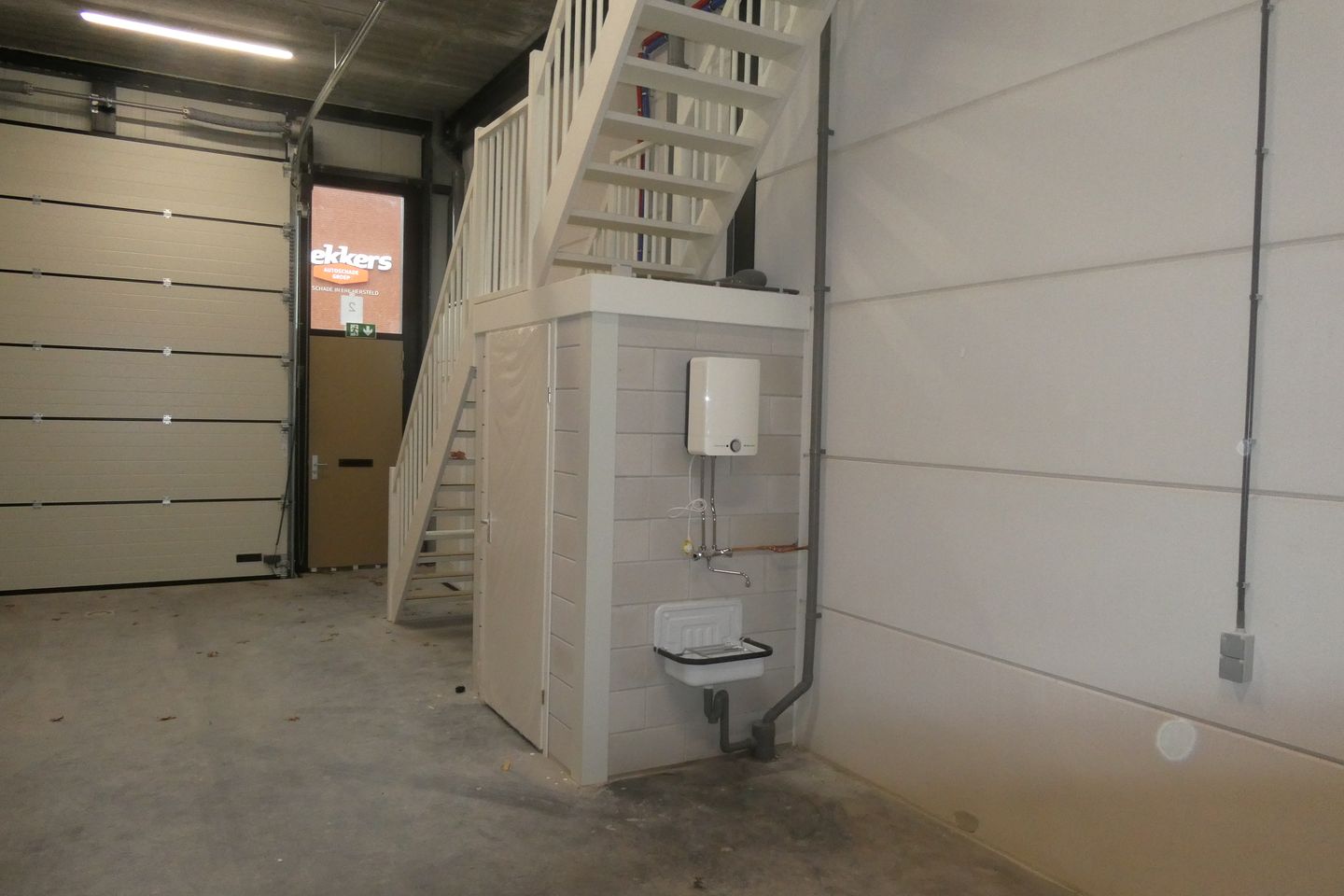 Bekijk foto 4 van John F. Kennedylaan 42