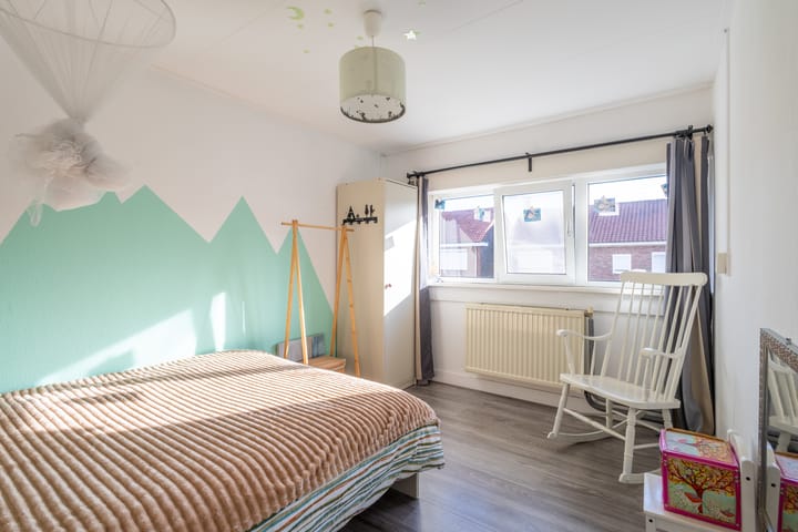 Photo 21 of Ringovenstraat 17