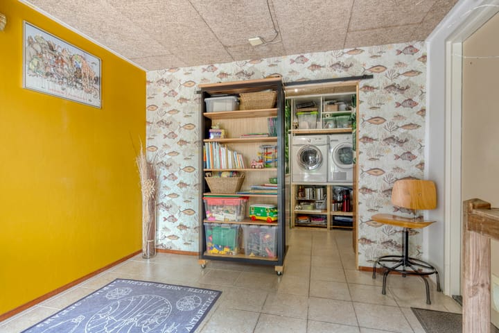 Photo 17 of Waterland 33