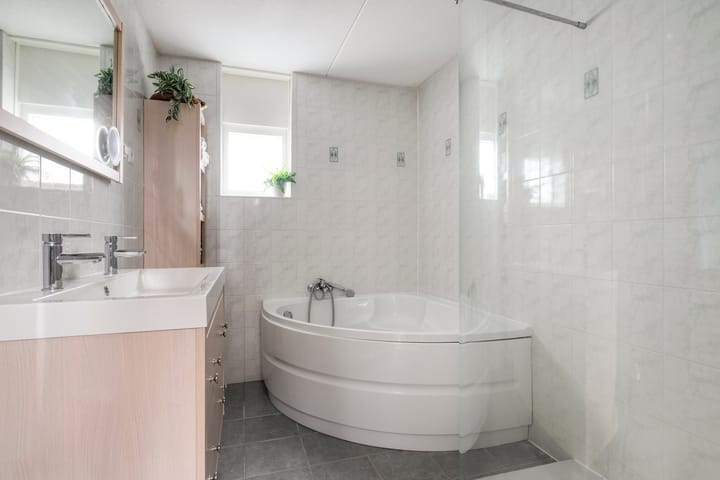 Photo 25 of Waterland 33