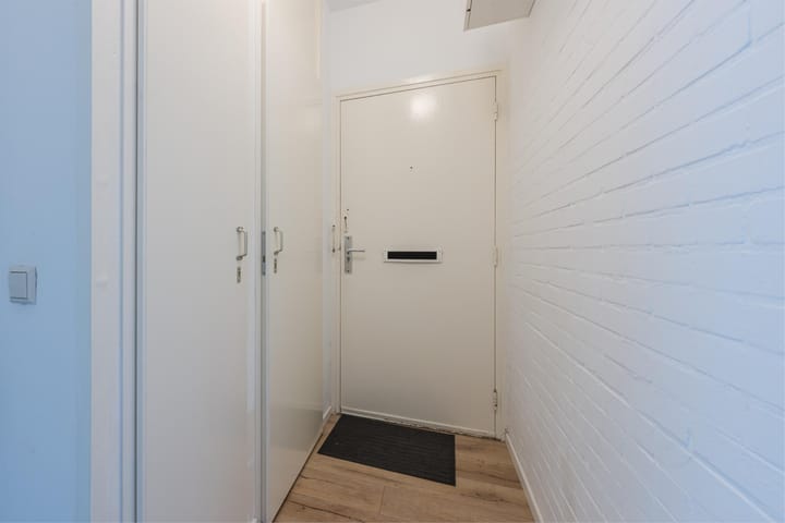 Photo 3 of Achtersteven 9