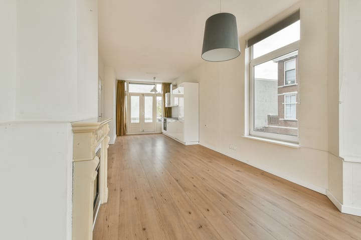 Photo 3 of Valkenboskade 93