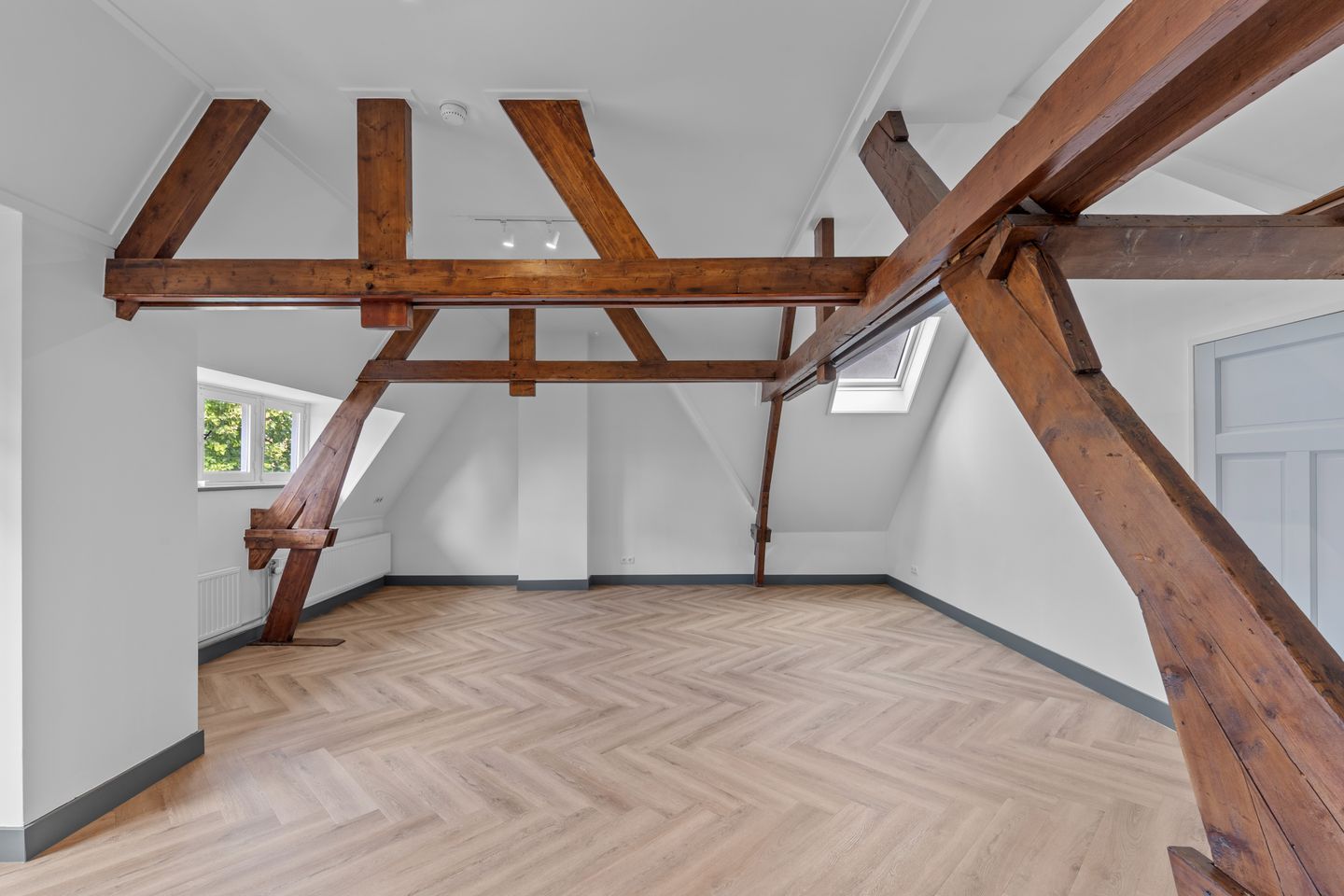 View photo 2 of Brugstraat 44