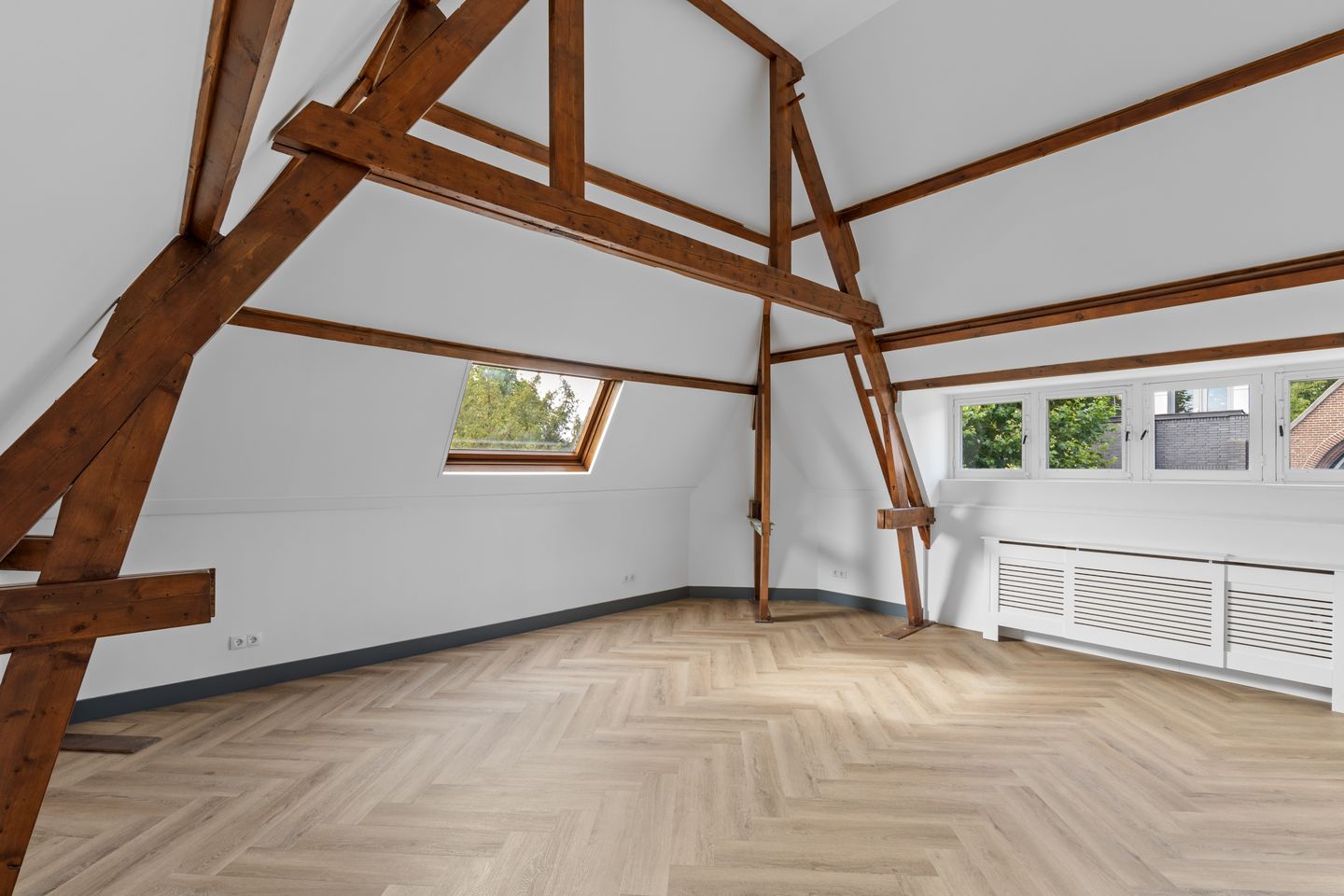 View photo 3 of Brugstraat 44