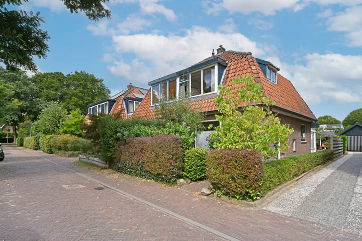 Photo 2 of Montroselaan 44