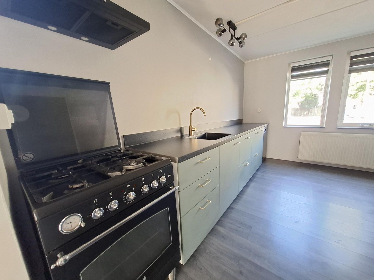 Photo 5 of Weerdesteynstraat 34