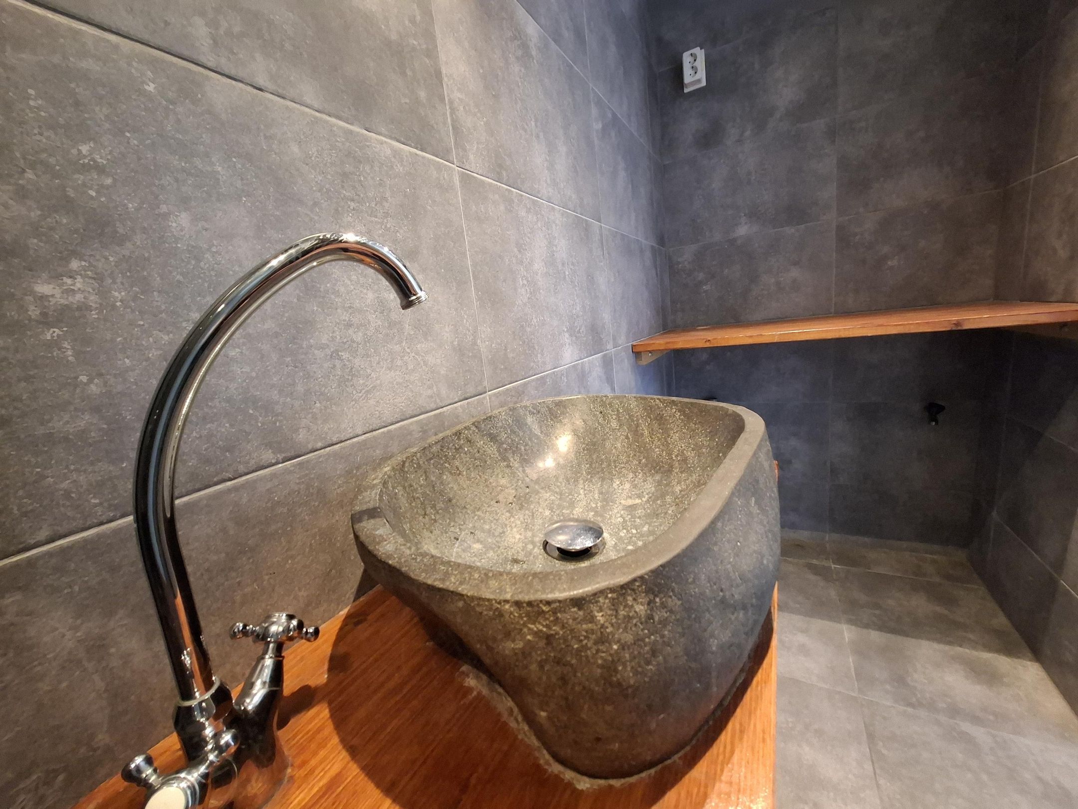 Photo 15 of Weerdesteynstraat 34