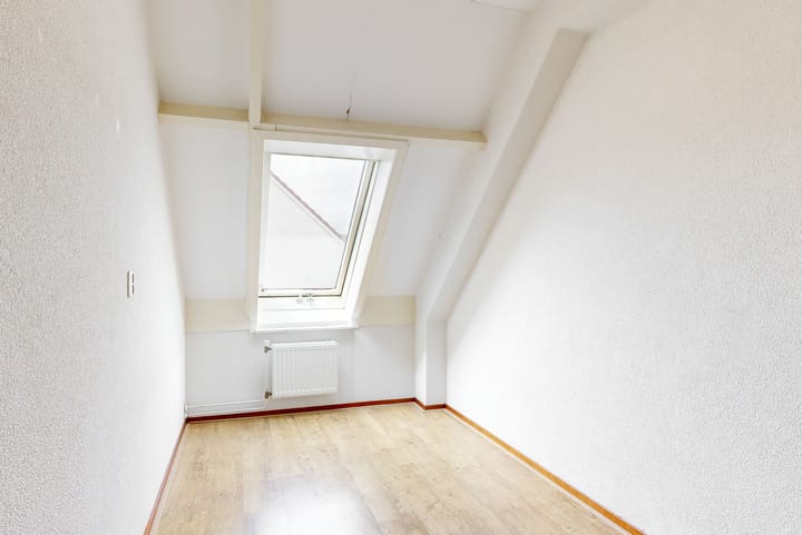 Photo 19 of Thalia 13