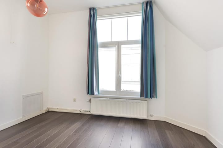 Foto 26 van Van Beuningenstraat 65