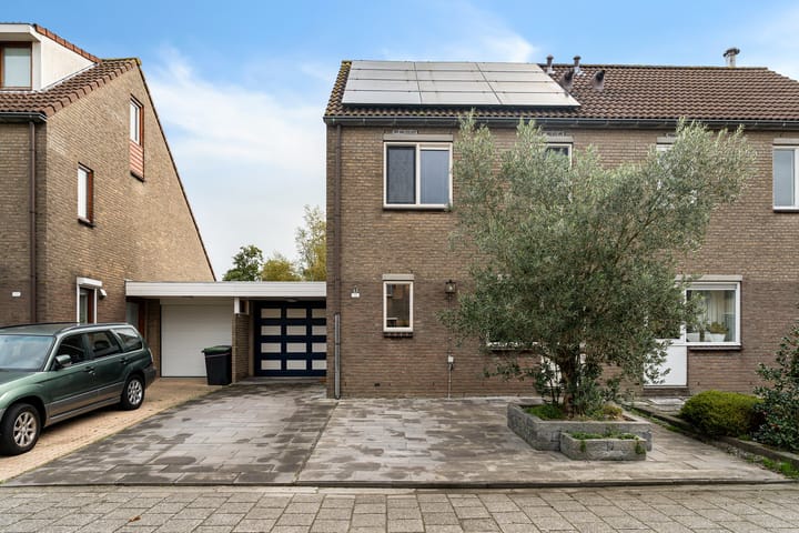 Foto 6 van Roos Vosstraat 15