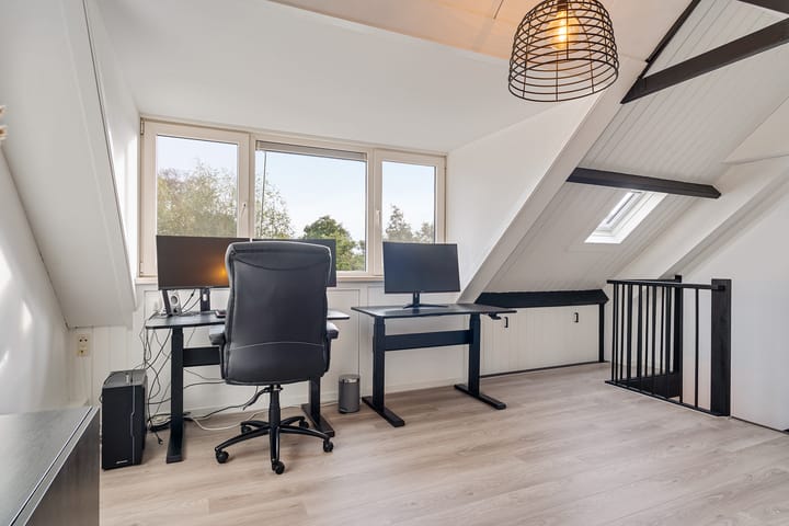 Foto 41 van Roos Vosstraat 15