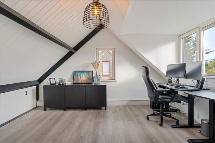 Foto 42 van Roos Vosstraat 15