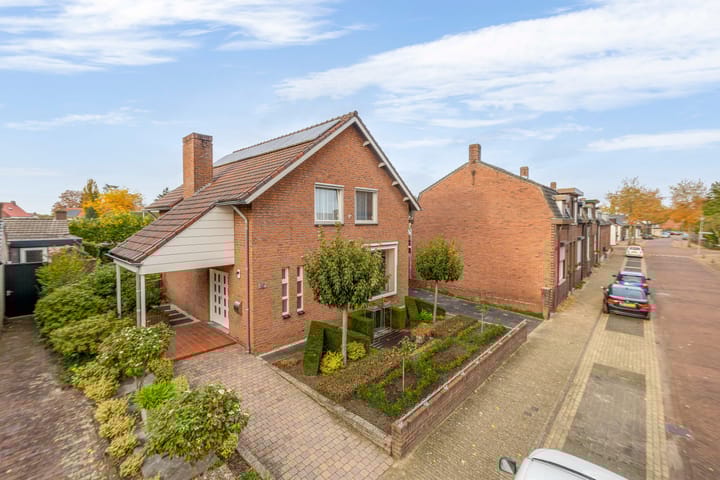 Photo 2 of Bergstraat 34