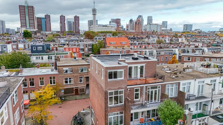 Photo 3 of Hendrik Zwaardecroonstraat 222