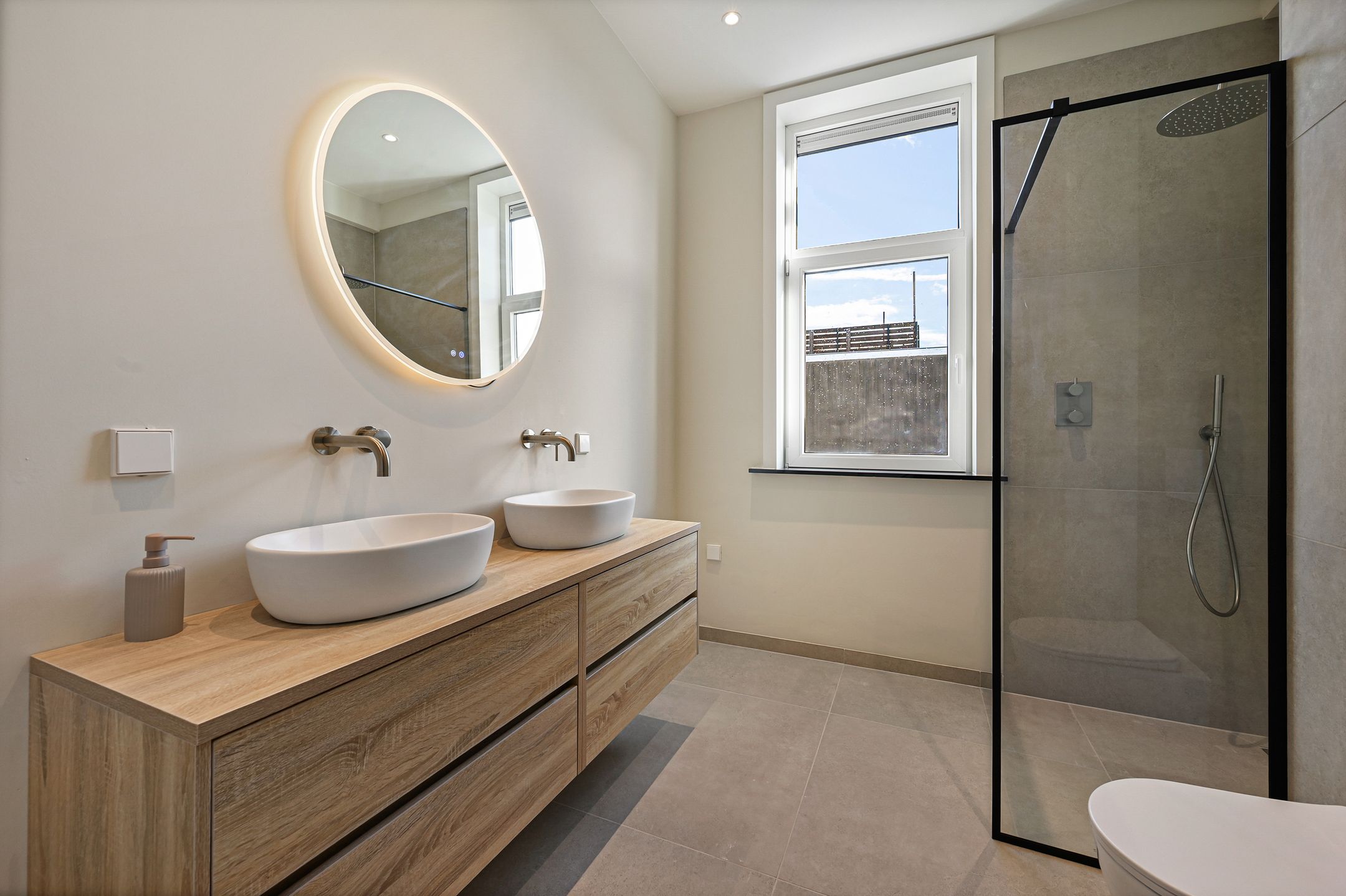 Photo 21 of Hendrik Zwaardecroonstraat 222