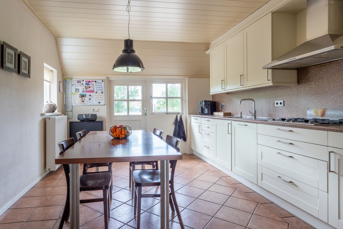 Foto 19 van Florastraat 27