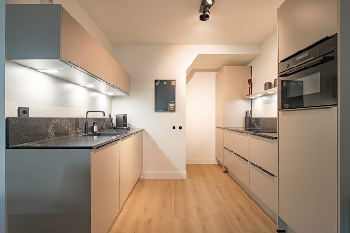 Foto 3 van Lakenweversplein 4