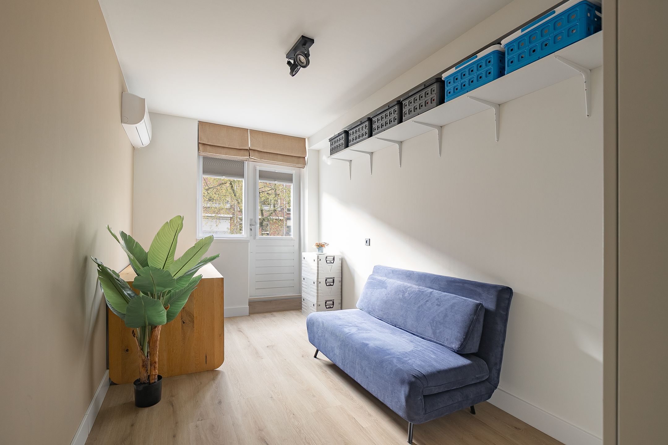 Foto 15 van Lakenweversplein 4