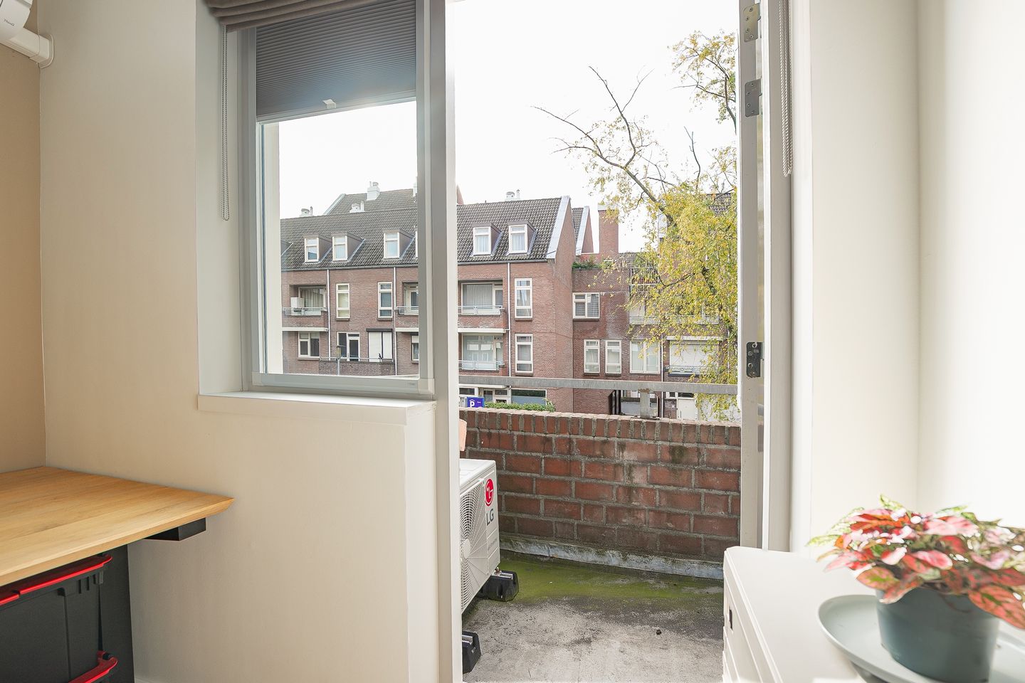 Foto 19 van Lakenweversplein 4