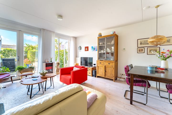 Photo 9 of De Ruyterstraat 76