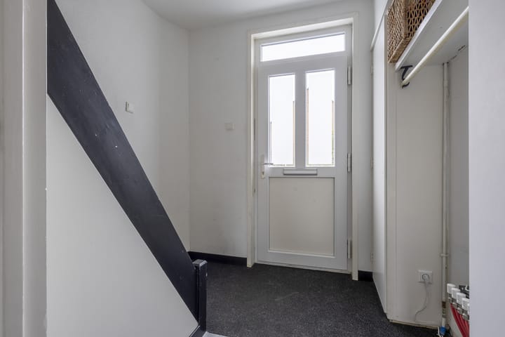 Photo 5 of Burgemeester Rothestraat 30