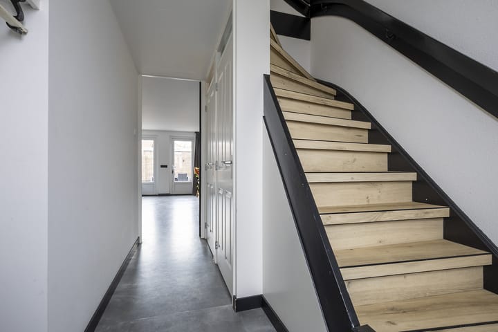 Photo 6 of Burgemeester Rothestraat 30