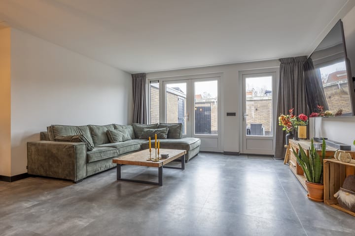 Photo 7 of Burgemeester Rothestraat 30